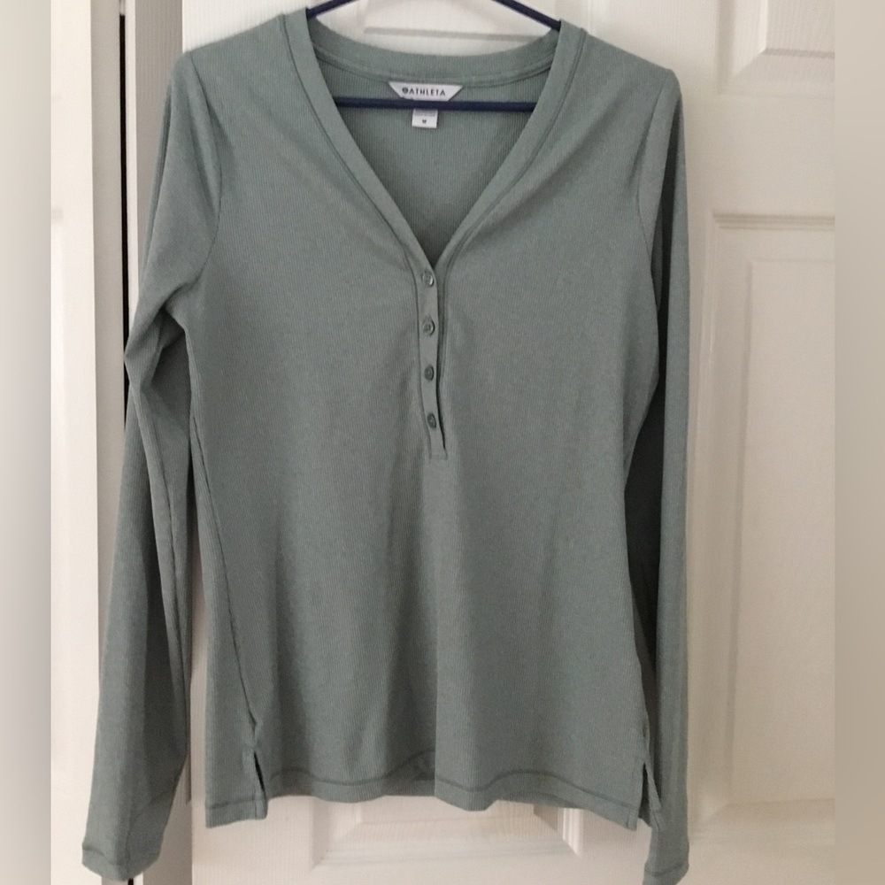 Athleta long sleeve top